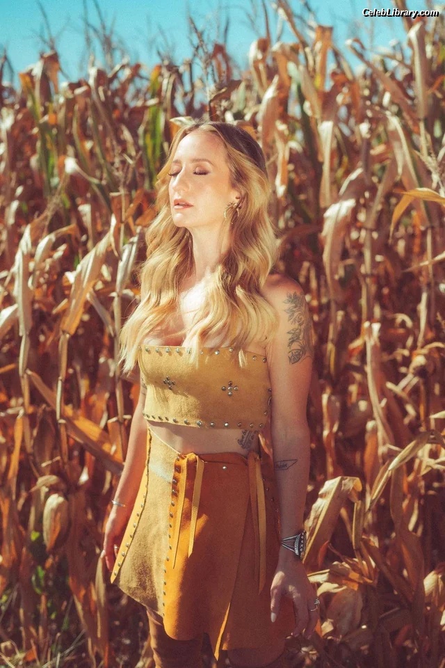Margo Price photo 12 of 33