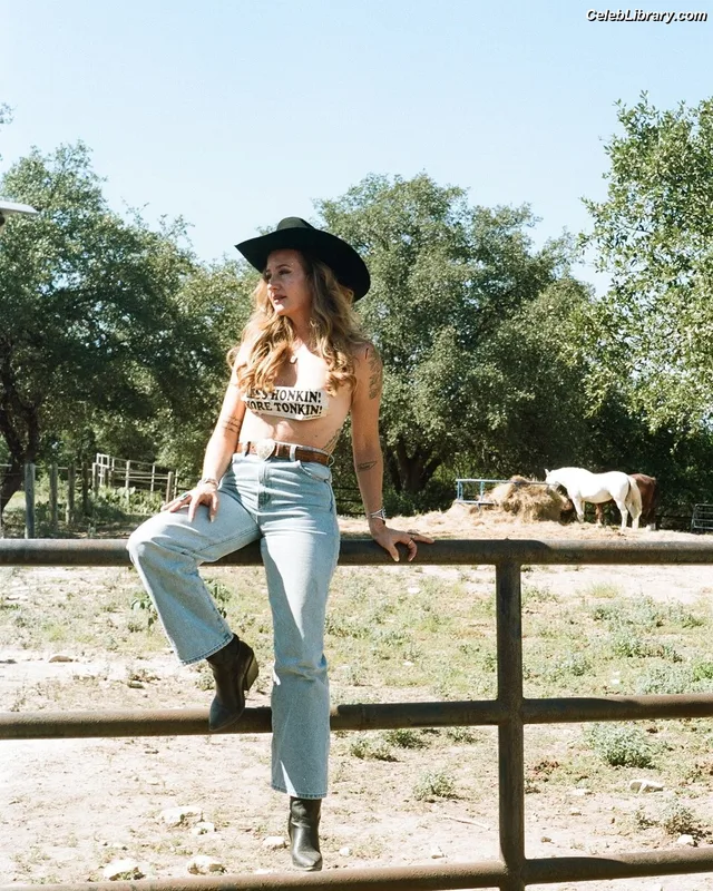 Margo Price photo 15 of 33