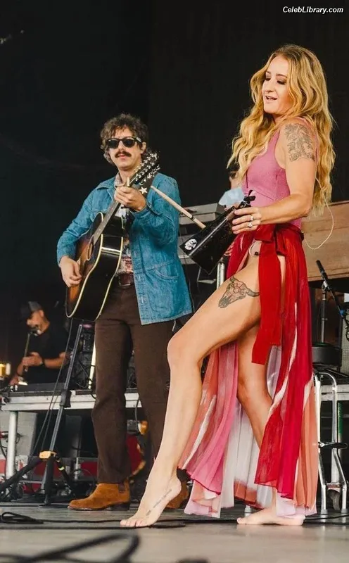 Margo Price photo 8 of 33
