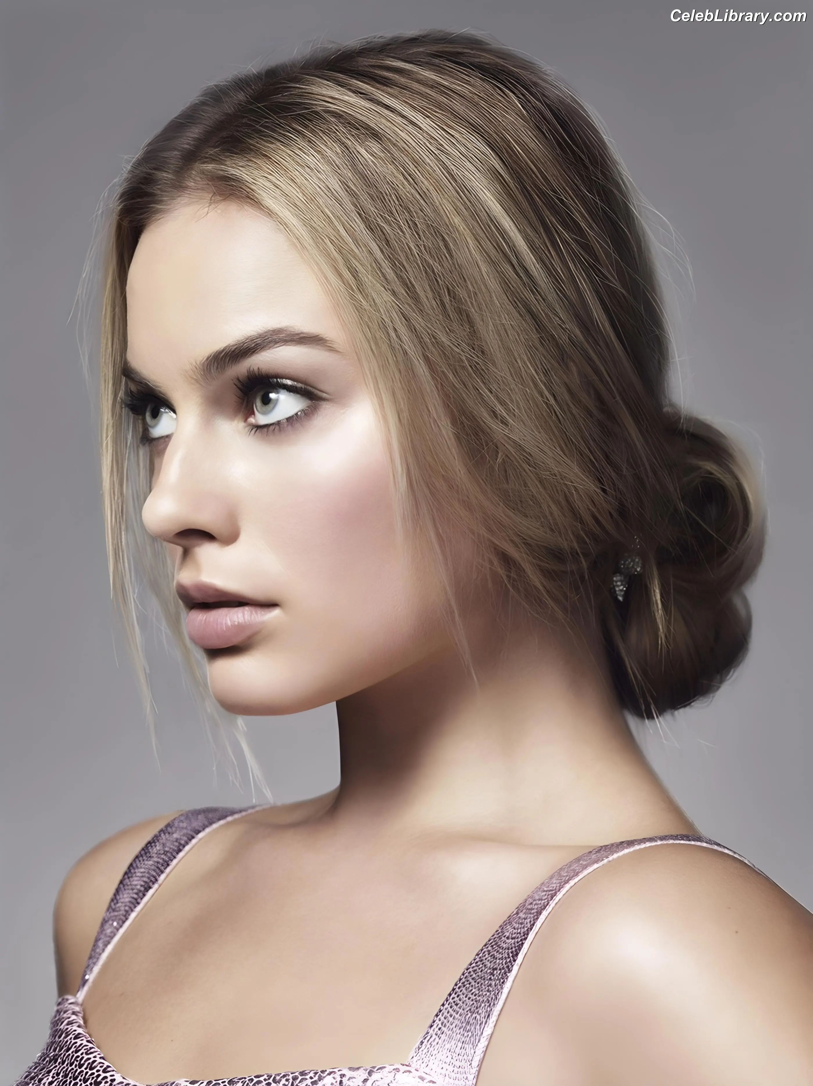 Margot Robbie photo 5 of 2577