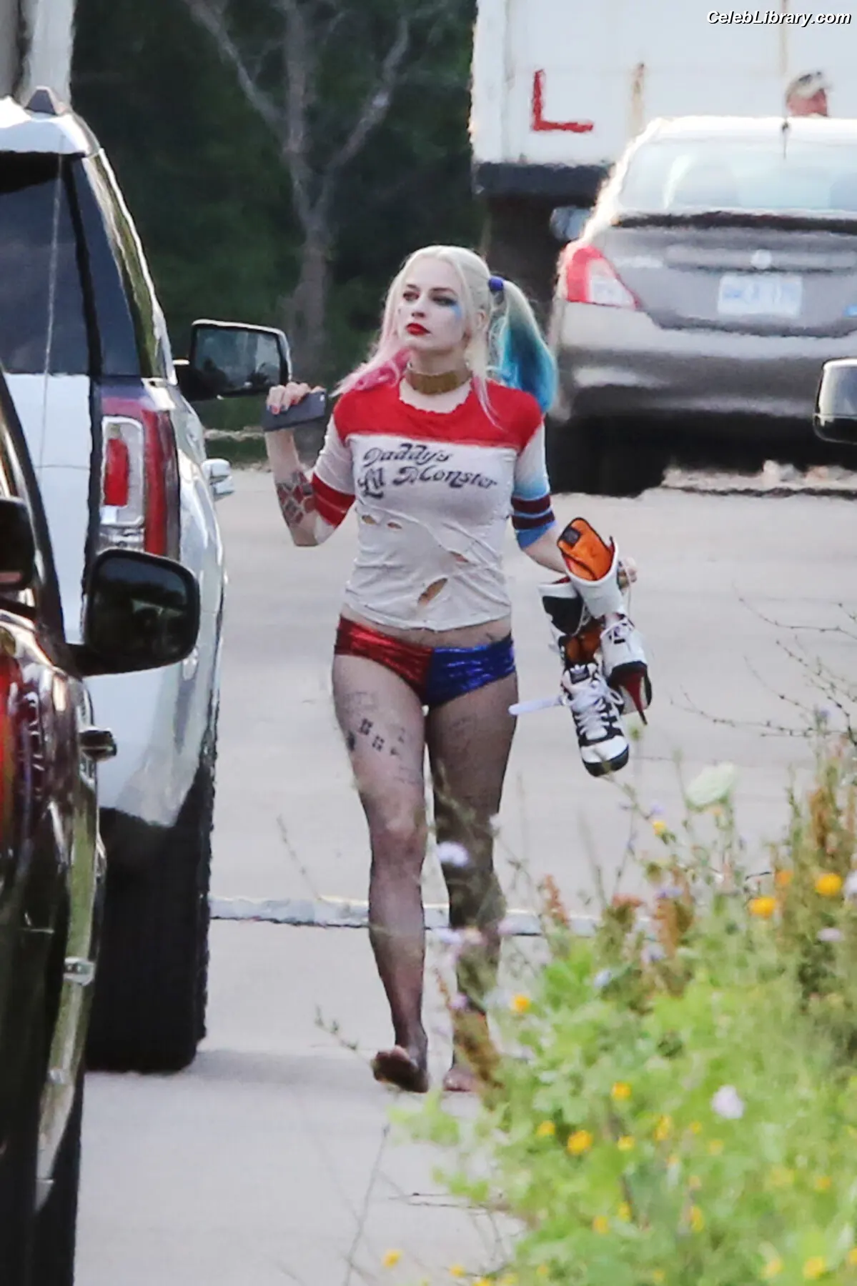 Margot Robbie photo 11 of 2577