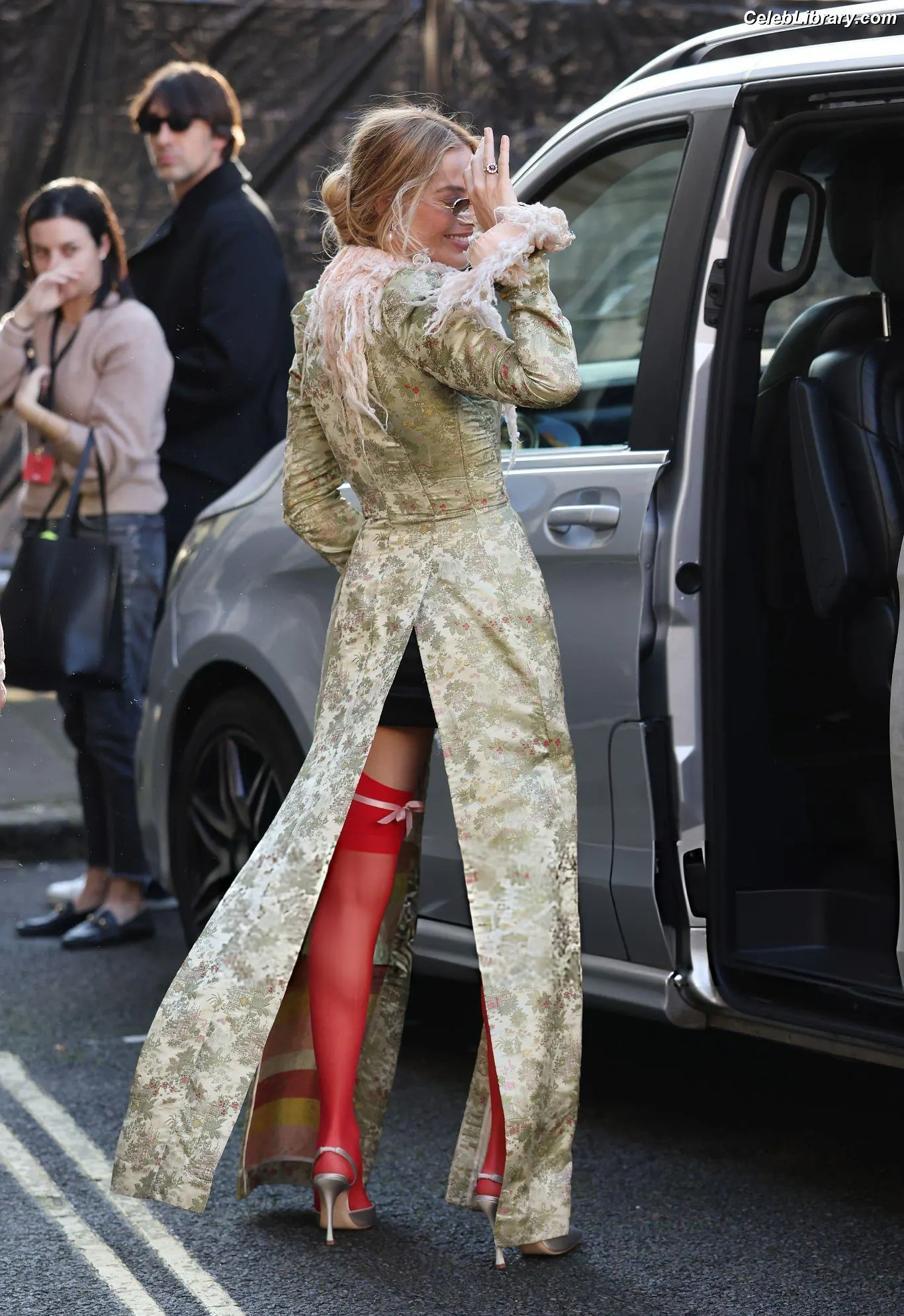 Margot Robbie photo 15 of 2577