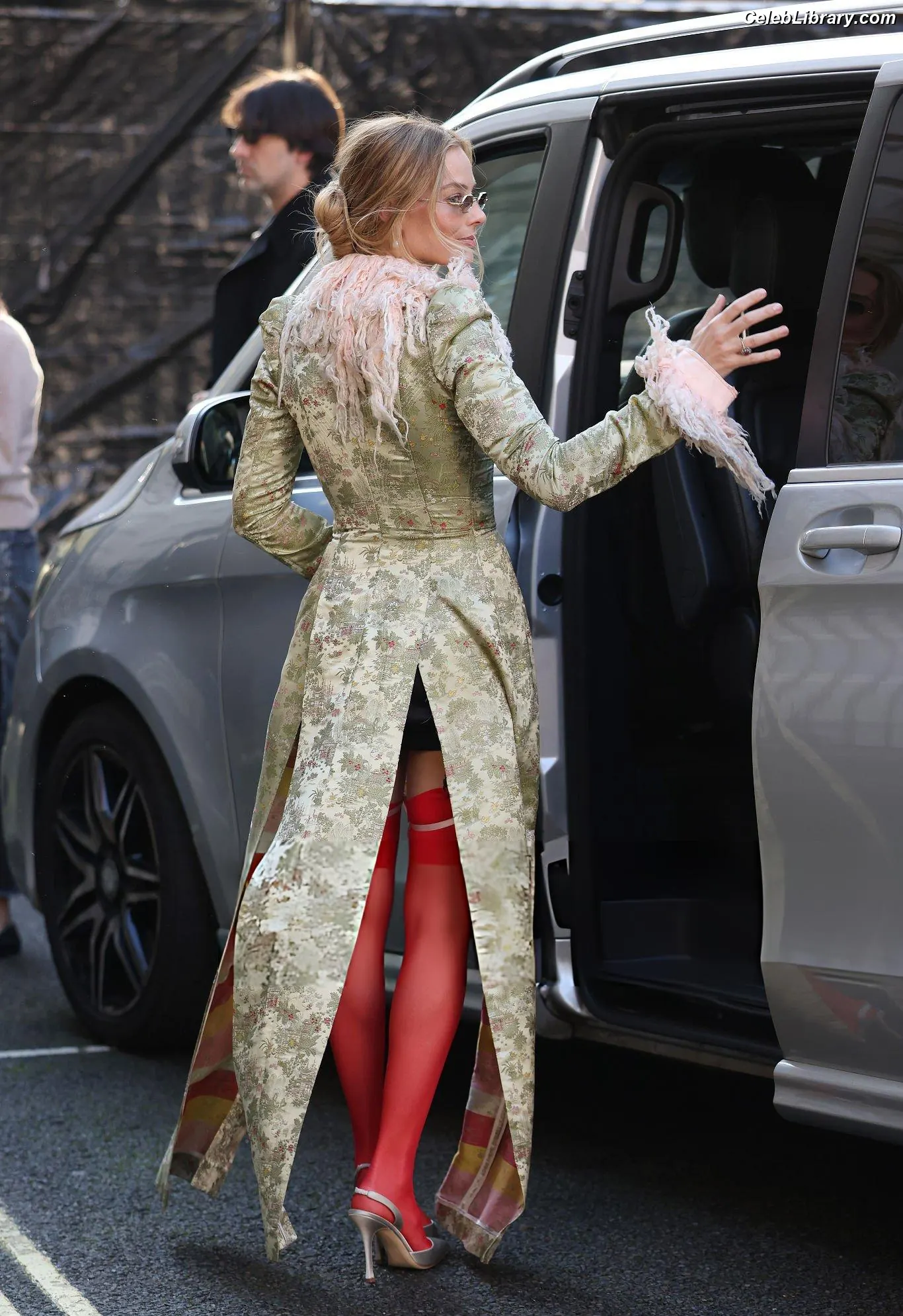 Margot Robbie photo 18 of 2577