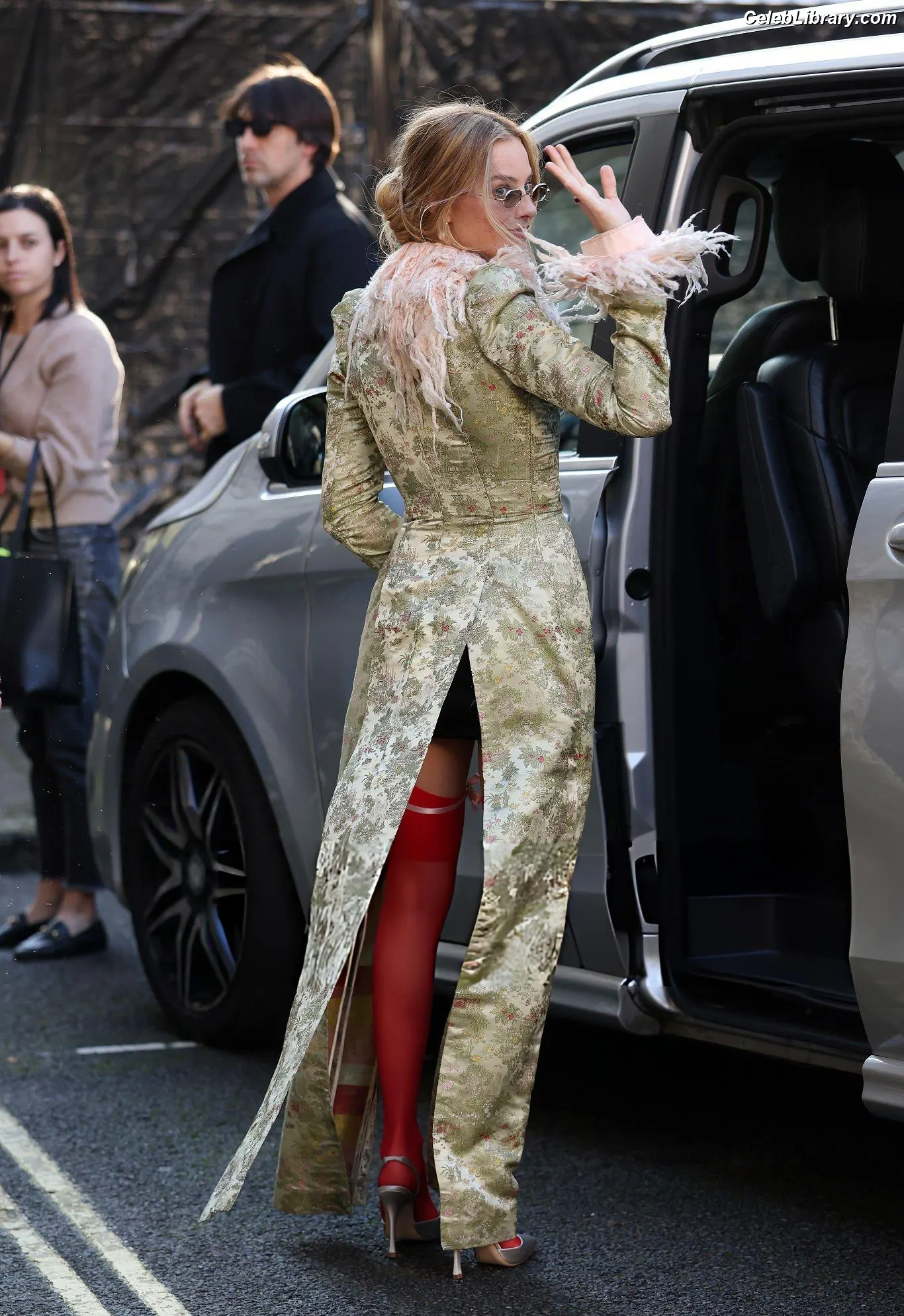 Margot Robbie photo 19 of 2577