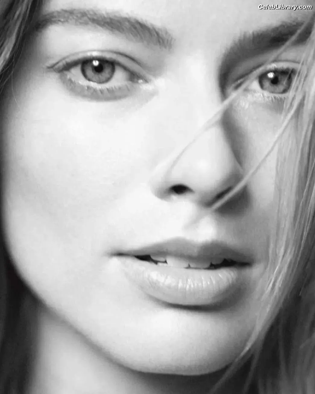 Margot Robbie photo 10 of 2577