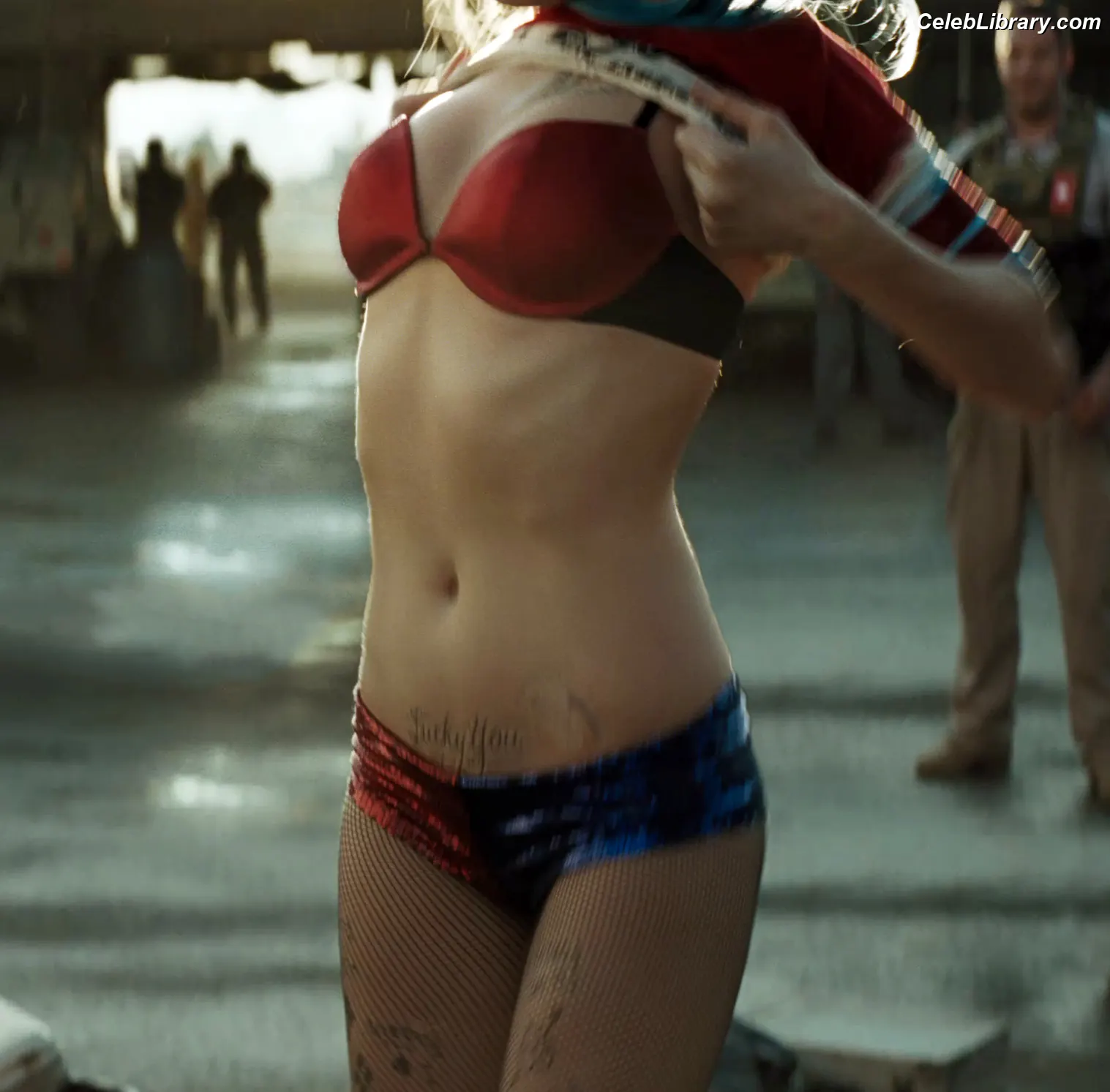 Margot Robbie photo 11 of 2577