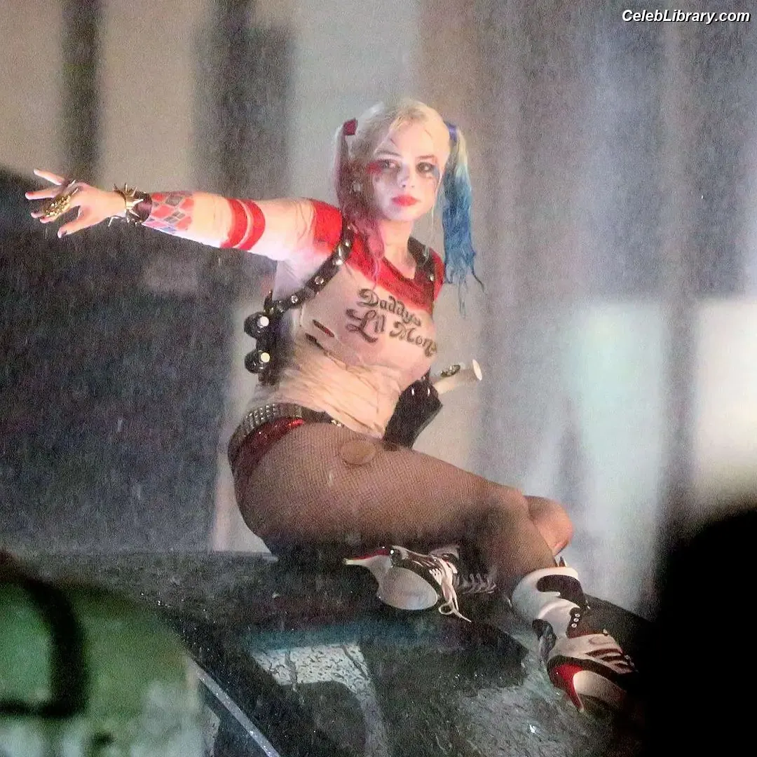 Margot Robbie photo 16 of 2577