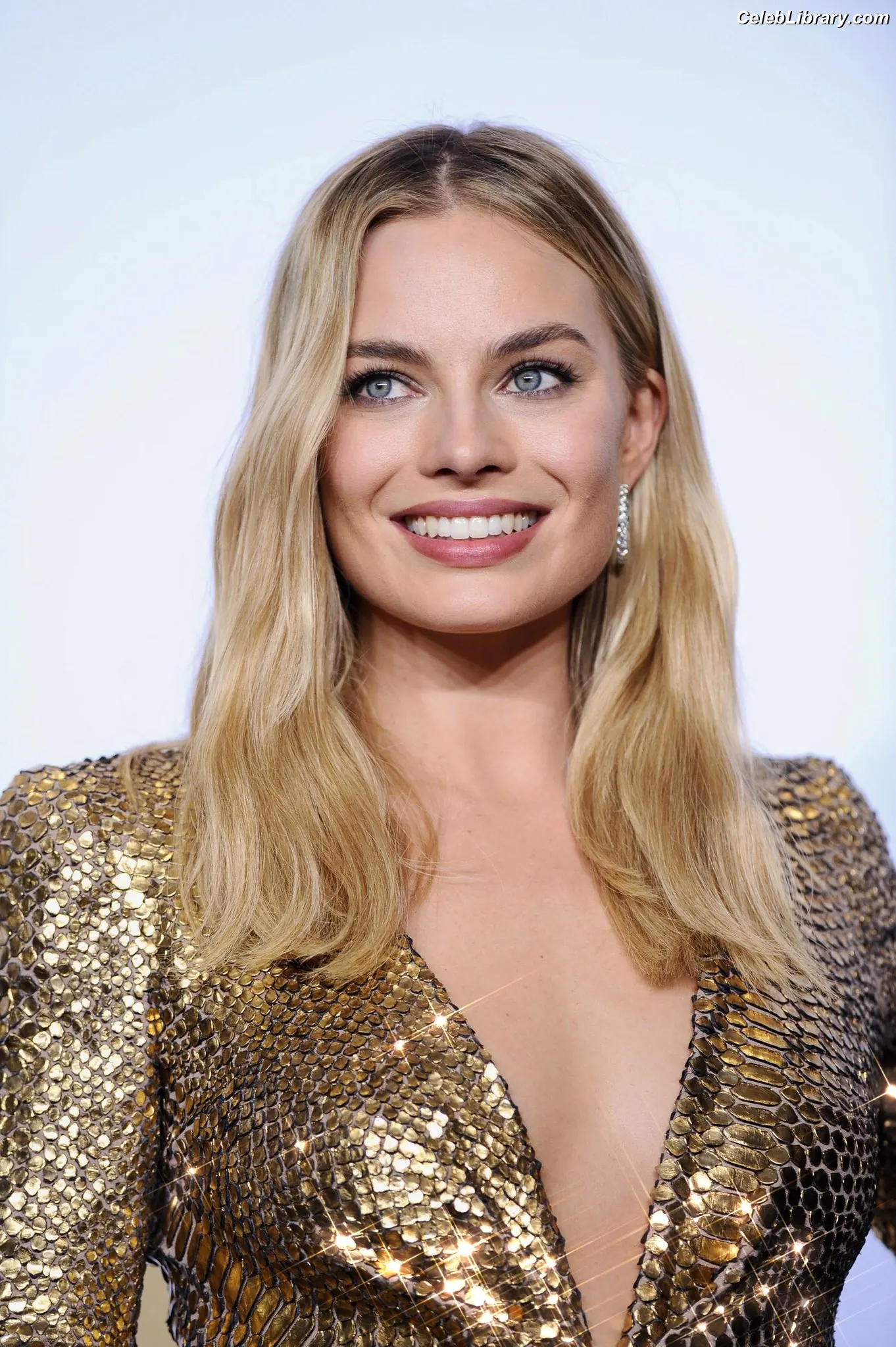 Margot Robbie photo 8 of 2577