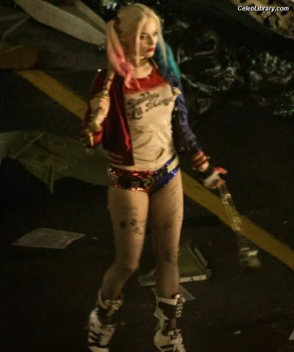 Margot Robbie photo 24 of 2577