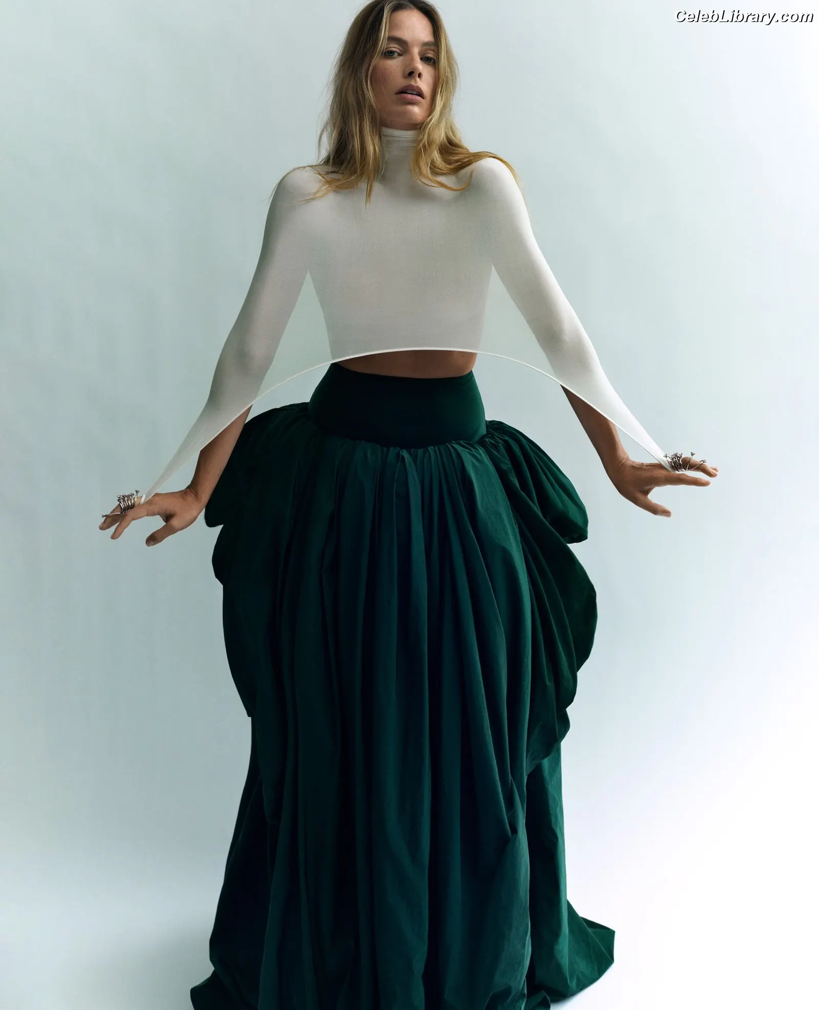 Margot Robbie photo 5 of 2577