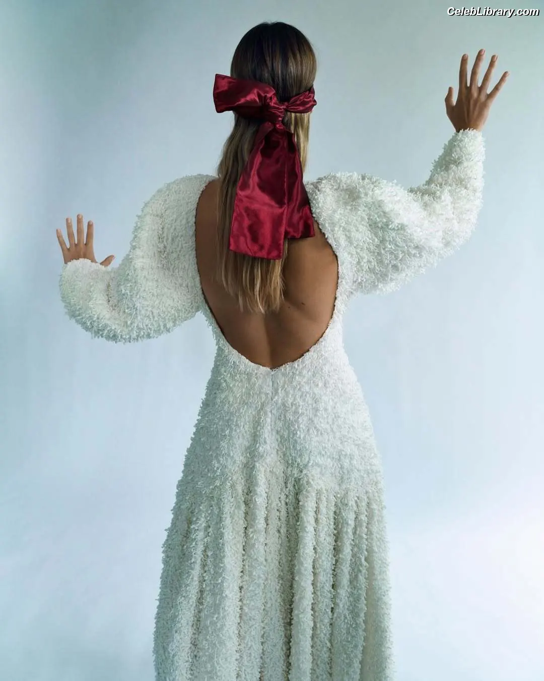 Margot Robbie photo 11 of 2577