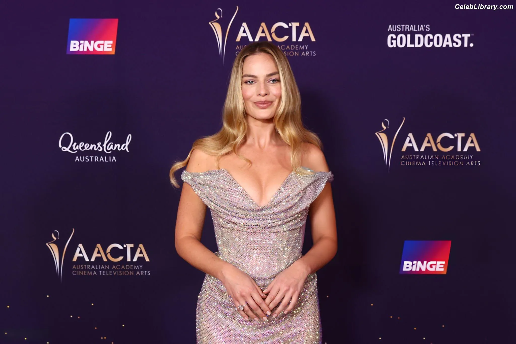 Margot Robbie photo 19 of 2577