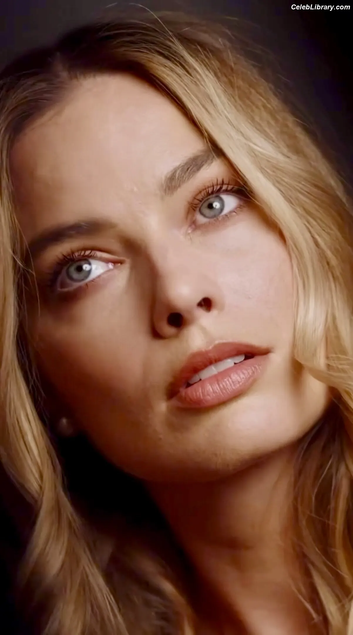 Margot Robbie photo 21 of 2577
