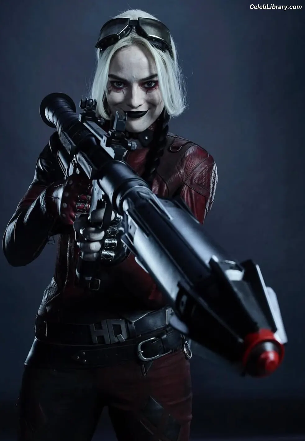 Margot Robbie photo 7 of 2577