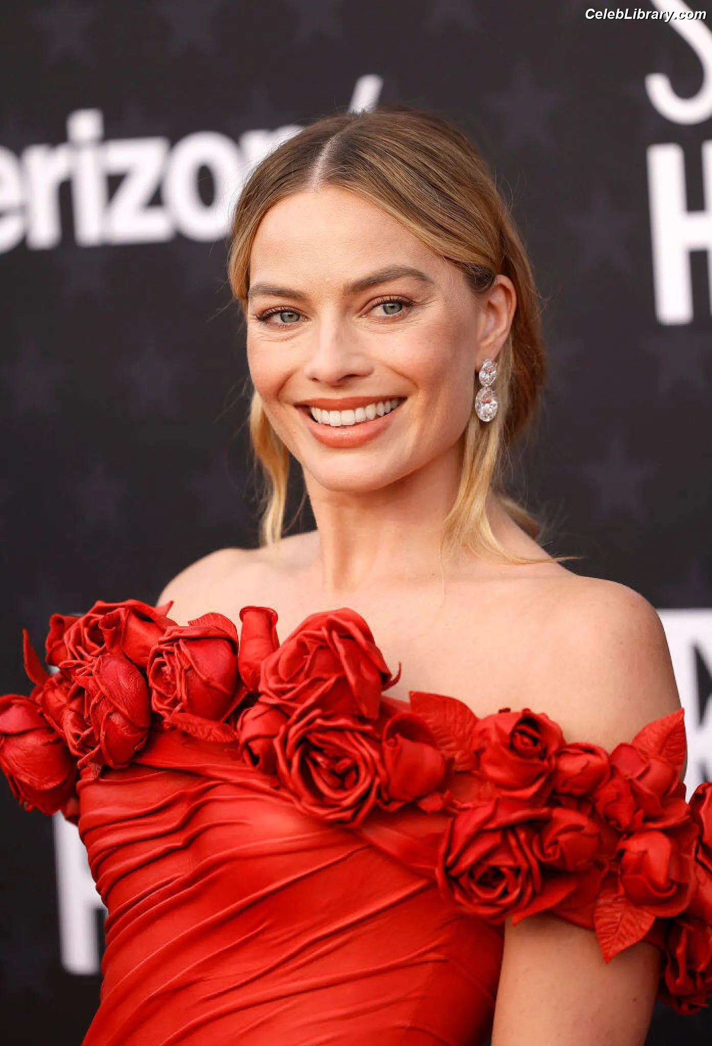 Margot Robbie photo 13 of 2577