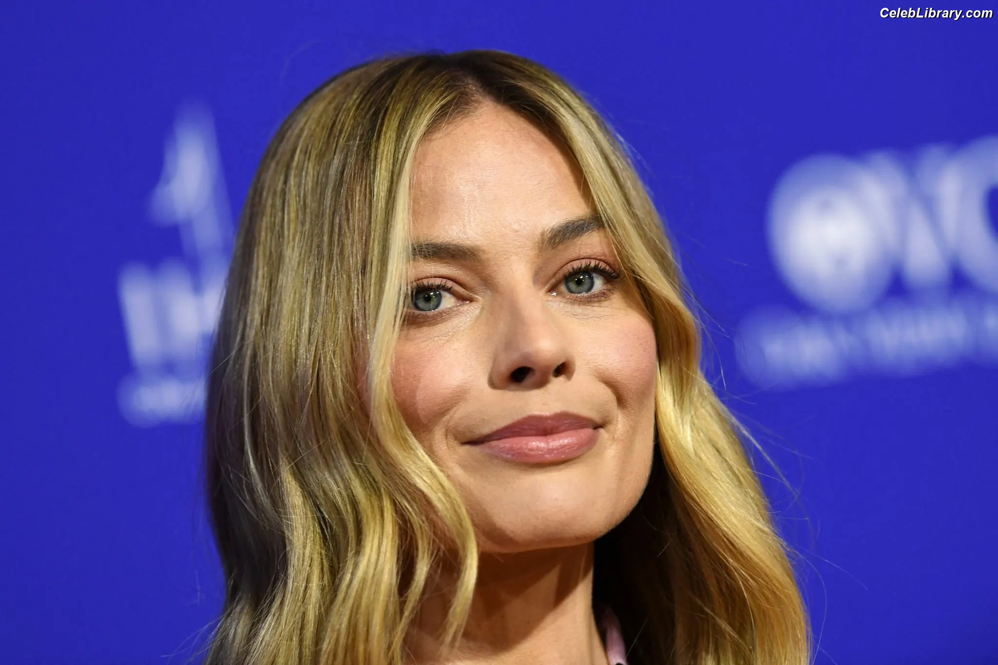 Margot Robbie photo 6 of 2577