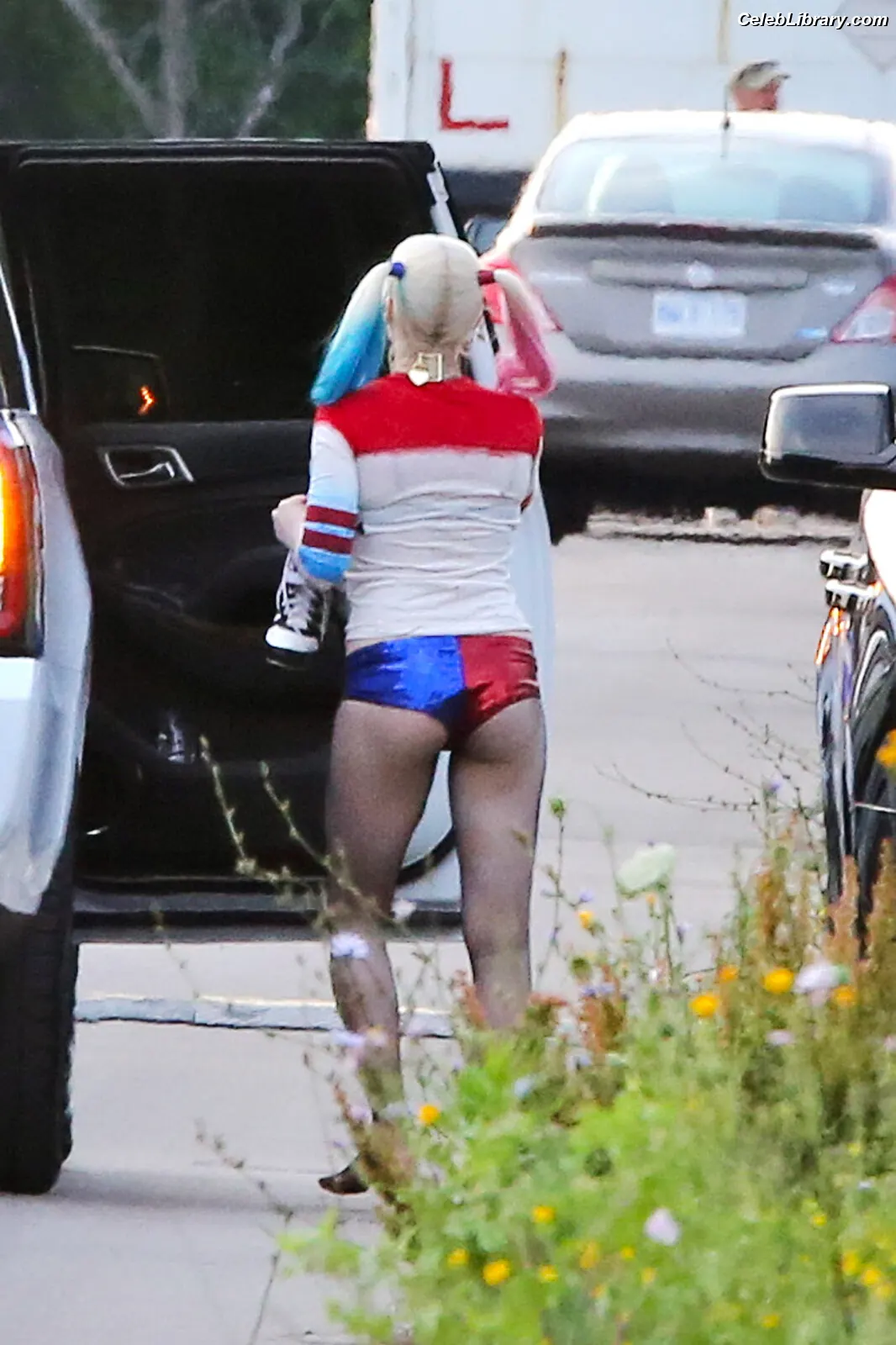 Margot Robbie photo 23 of 2577