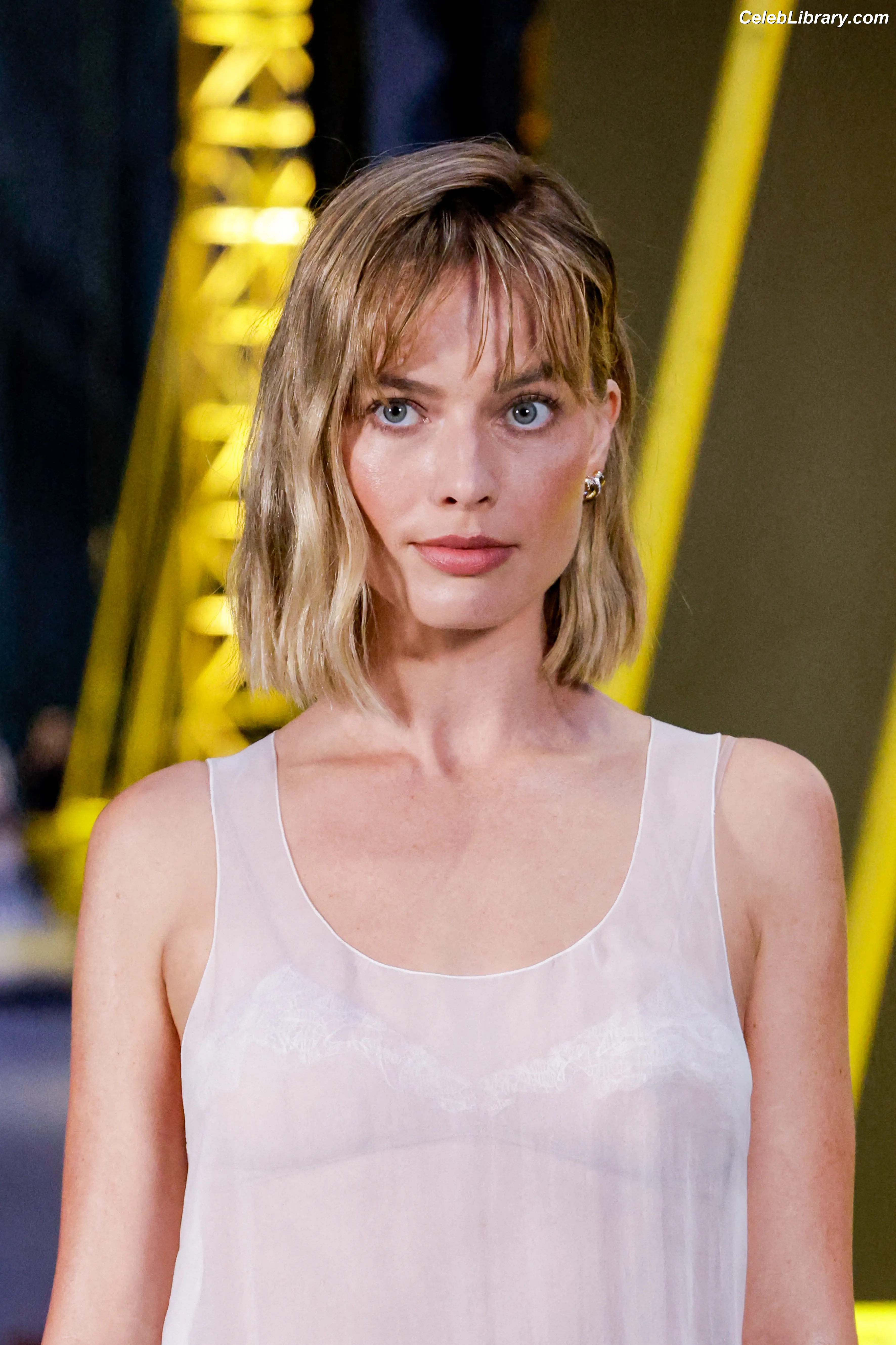 Margot Robbie photo 8 of 2577