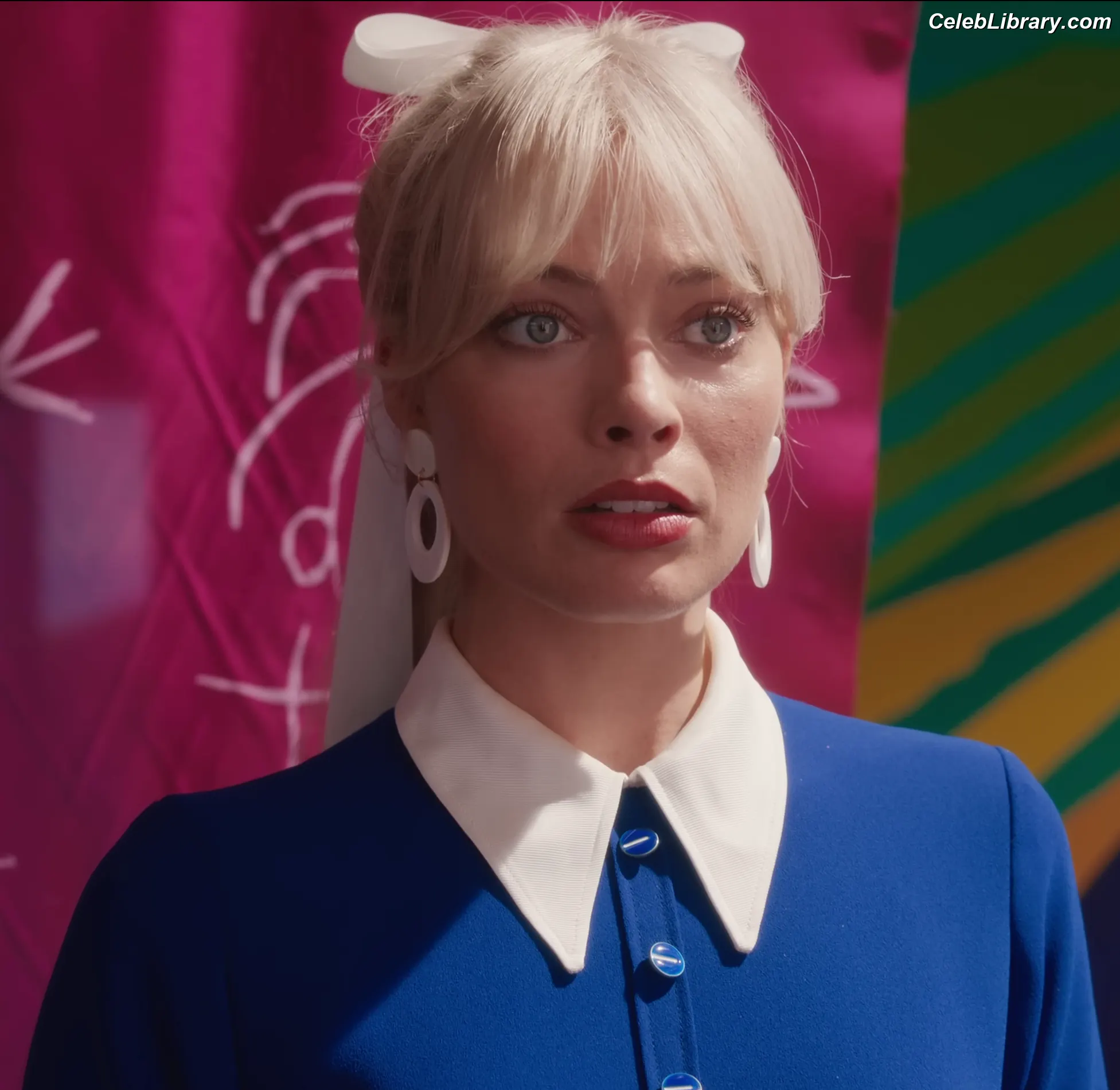 Margot Robbie photo 2 of 2577