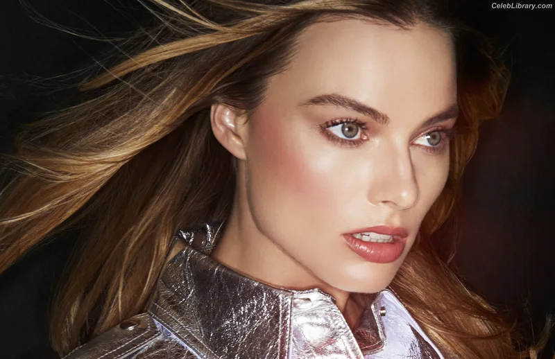 Margot Robbie photo 2 of 2576
