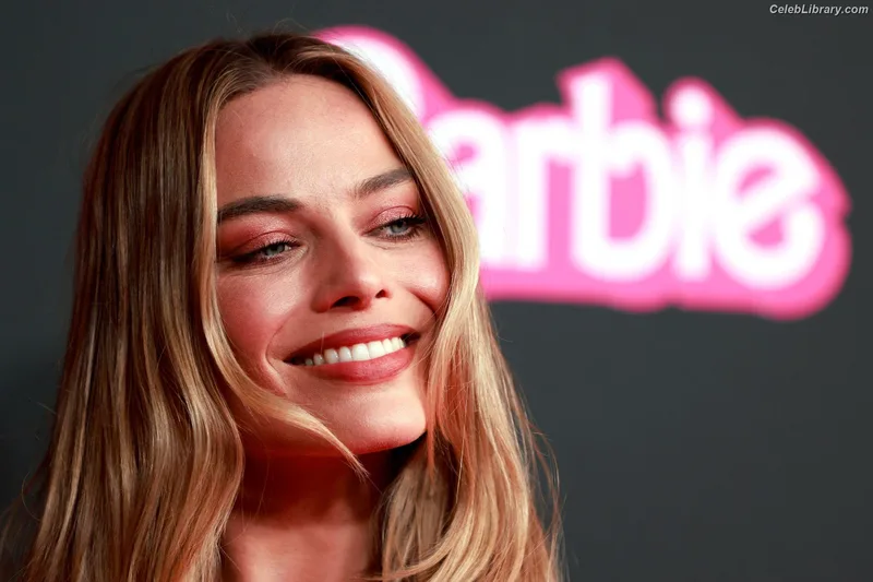 Margot Robbie photo 7 of 2576