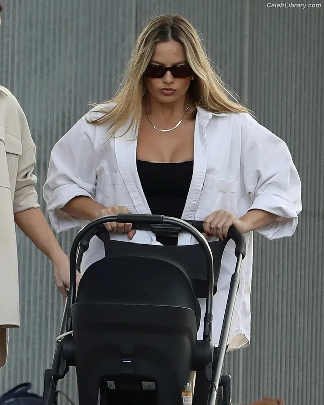 Margot Robbie photo 11 of 2576