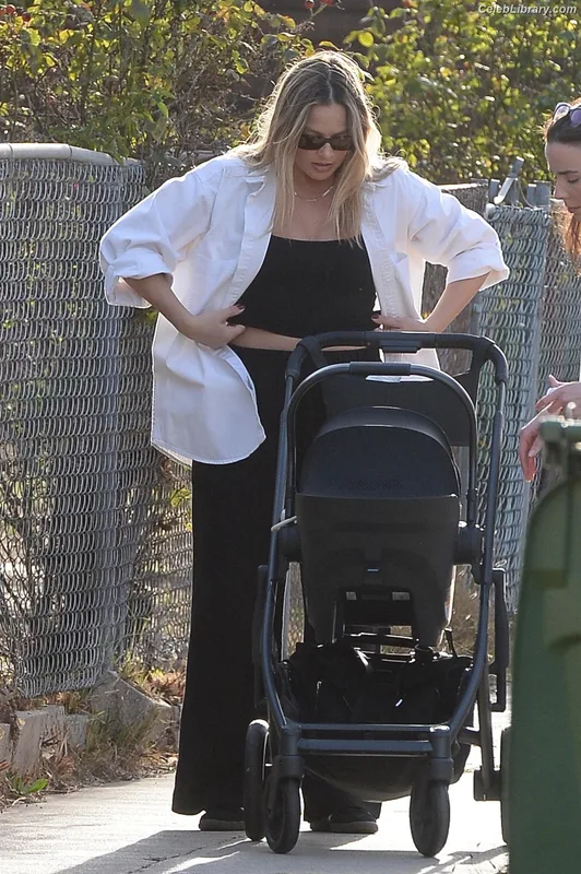 Margot Robbie photo 12 of 2576