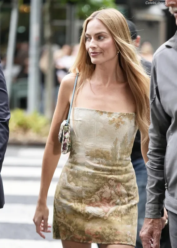 Margot Robbie photo 20 of 2576