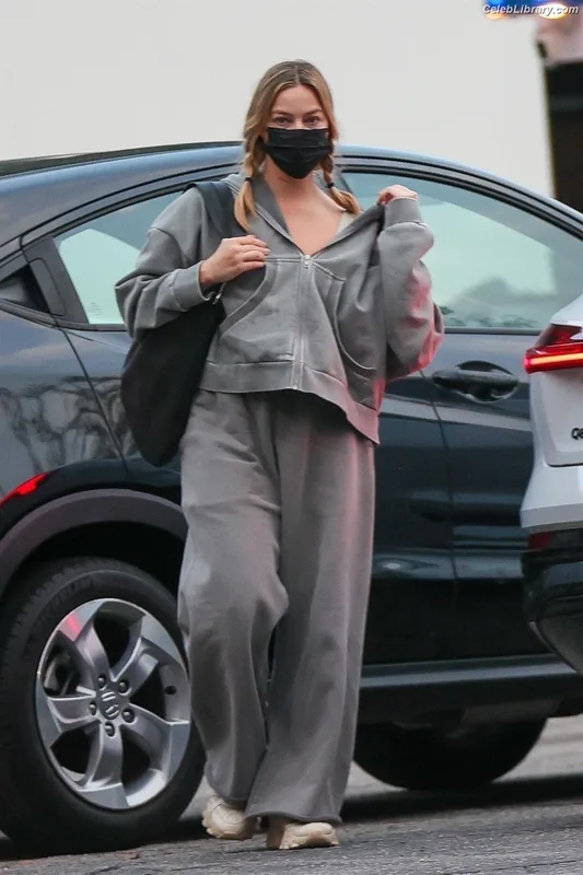 Margot Robbie photo 14 of 2576