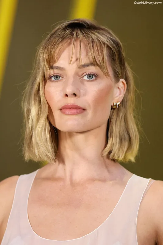 Margot Robbie photo 8 of 2576