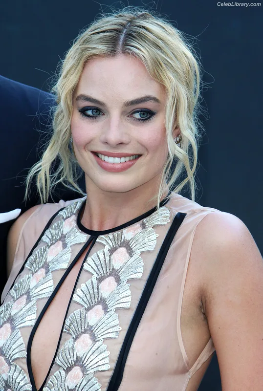 Margot Robbie photo 22 of 2576