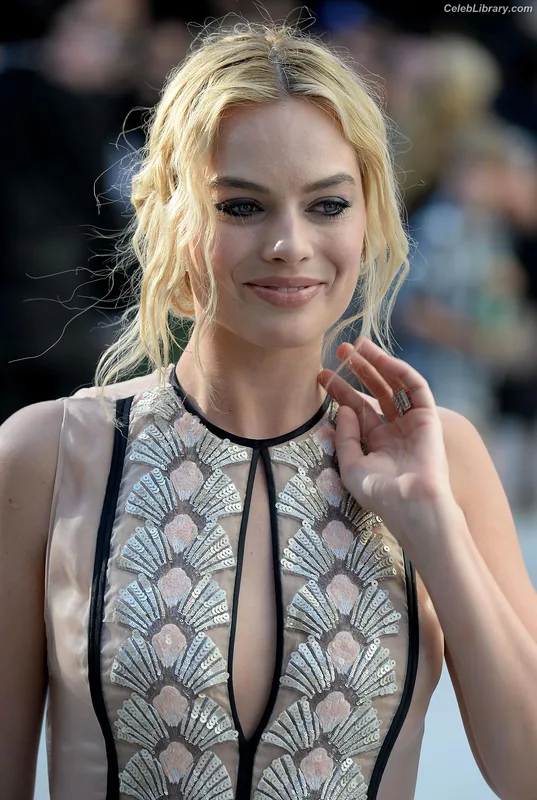 Margot Robbie photo 16 of 2576
