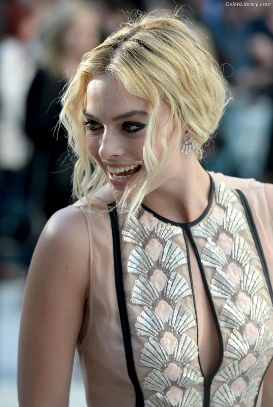 Margot Robbie photo 18 of 2576