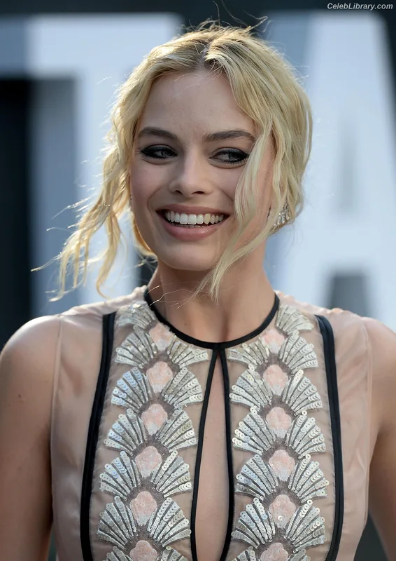 Margot Robbie photo 19 of 2576