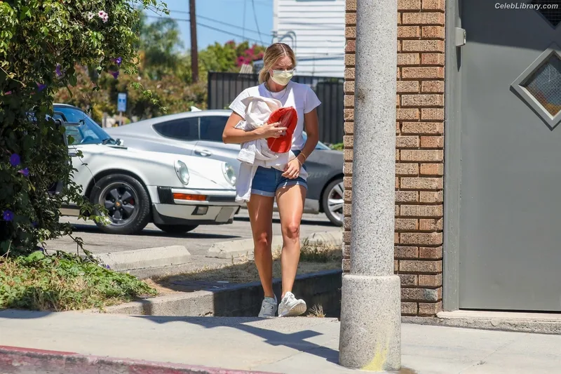 Margot Robbie photo 14 of 2576