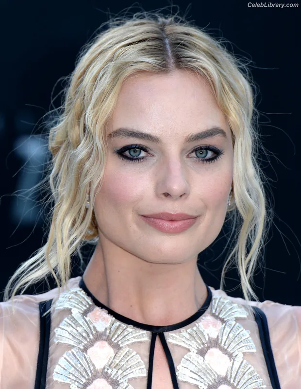 Margot Robbie photo 18 of 2576
