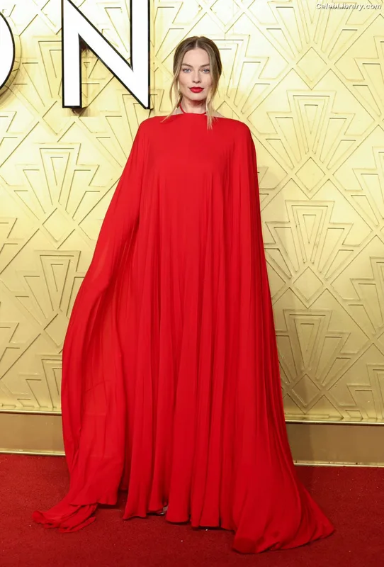 Margot Robbie photo 8 of 2576