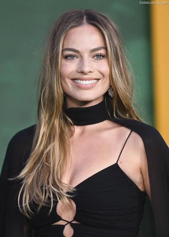 Margot Robbie photo 18 of 2576