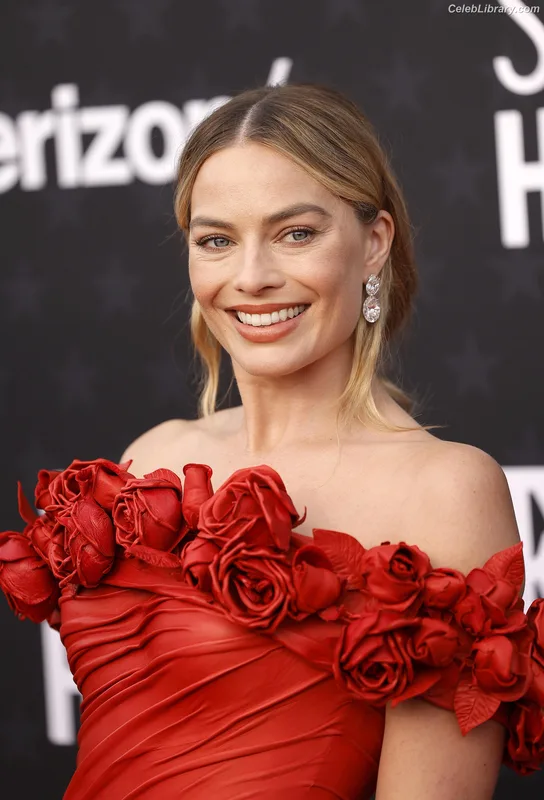 Margot Robbie photo 21 of 2576