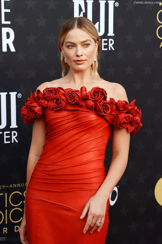 Margot Robbie photo 22 of 2576