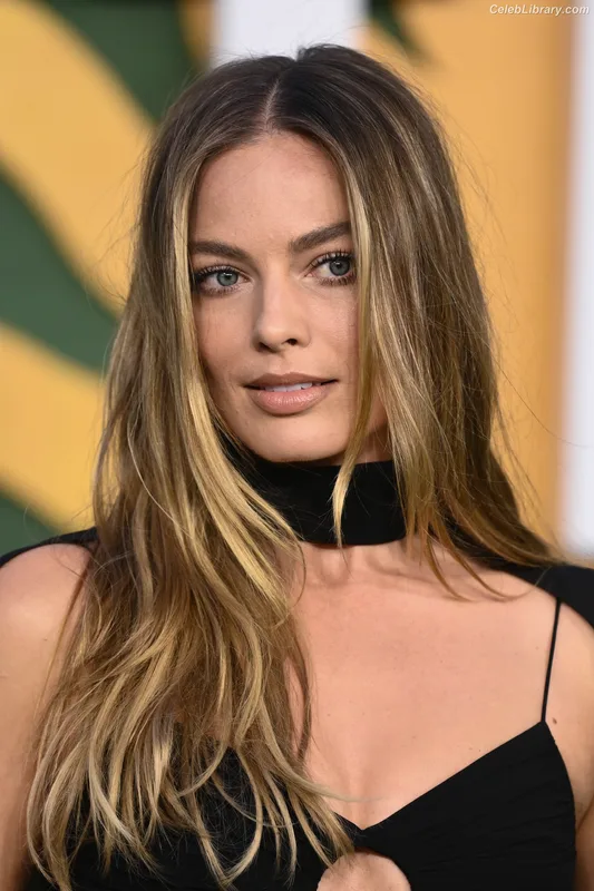 Margot Robbie photo 9 of 2576