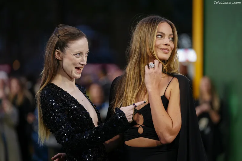 Margot Robbie photo 14 of 2576