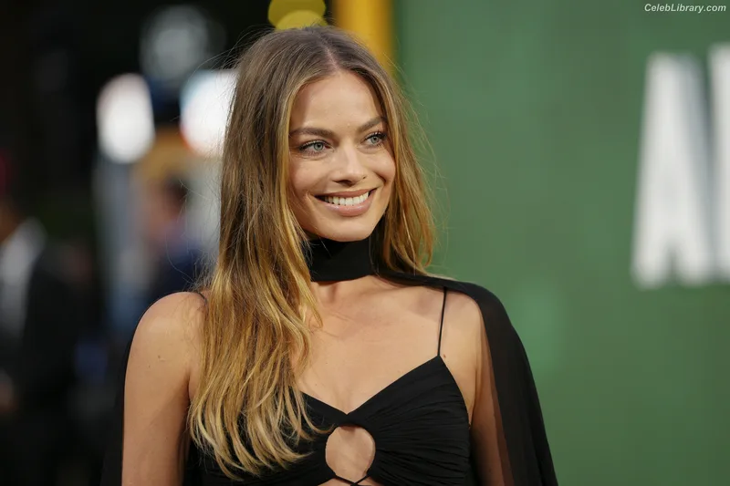 Margot Robbie photo 18 of 2576
