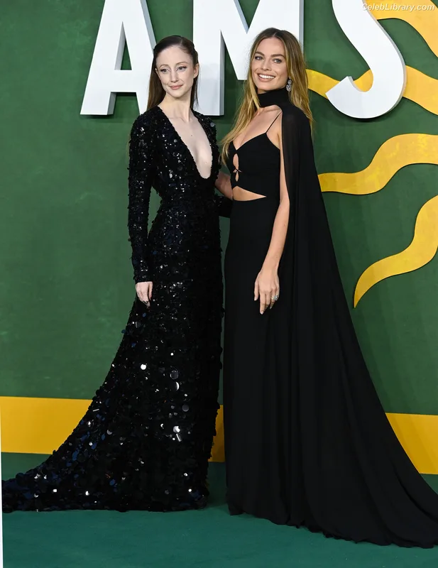 Margot Robbie photo 16 of 2576