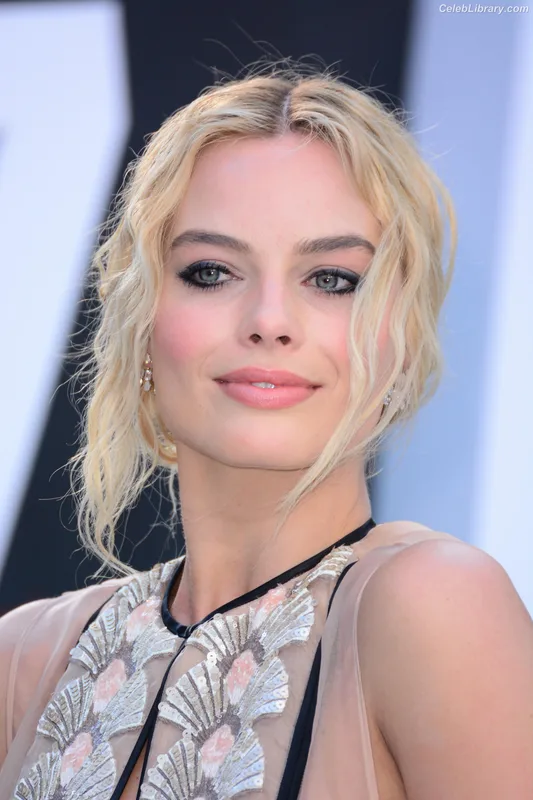 Margot Robbie photo 16 of 2576