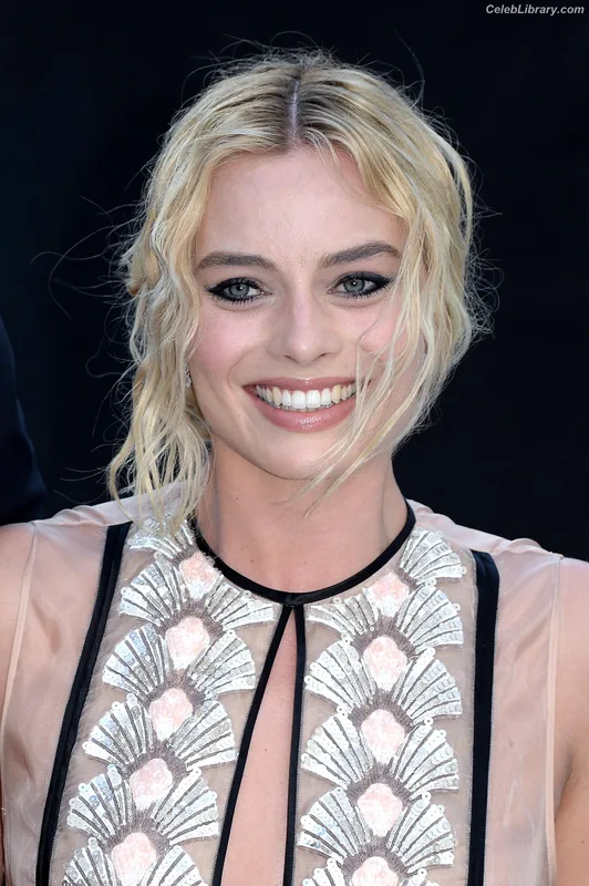Margot Robbie photo 19 of 2576