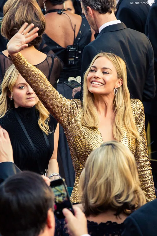 Margot Robbie photo 13 of 2576