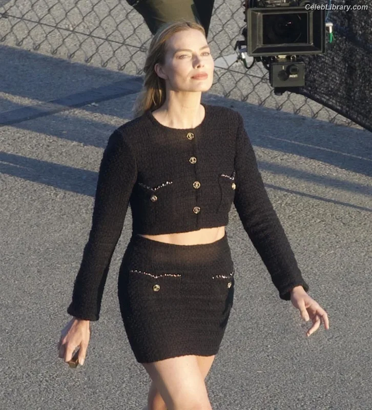 Margot Robbie photo 16 of 2576