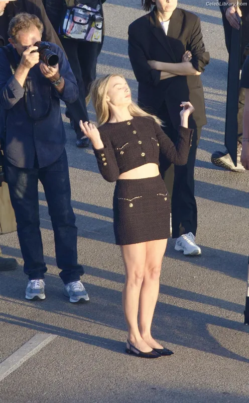 Margot Robbie photo 3 of 2576