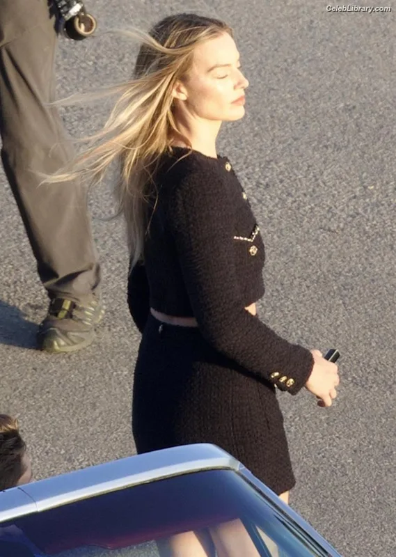 Margot Robbie photo 7 of 2576